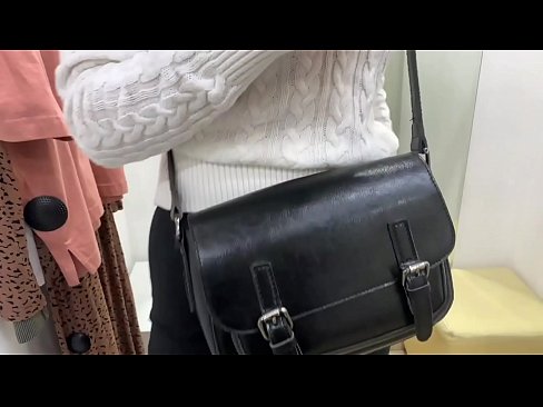 ❤️ Ëffentlech Masturbatioun vu jonke Bitch FeralBerry mat engem Dildo am Fittingsraum ❌ Super Porn bei eis lb.bestsexporno.ru ﹏